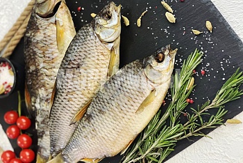 Тарань Азовская вяленая с икрой 2 кг. коробка