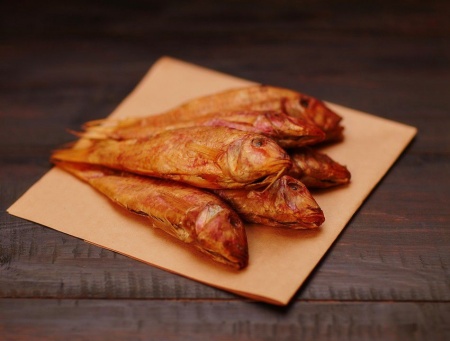 Барабуля султанка холодного копчения (Вьетнам) вес 2 кг коробка фото в магазине Рыба-Сочи.рф